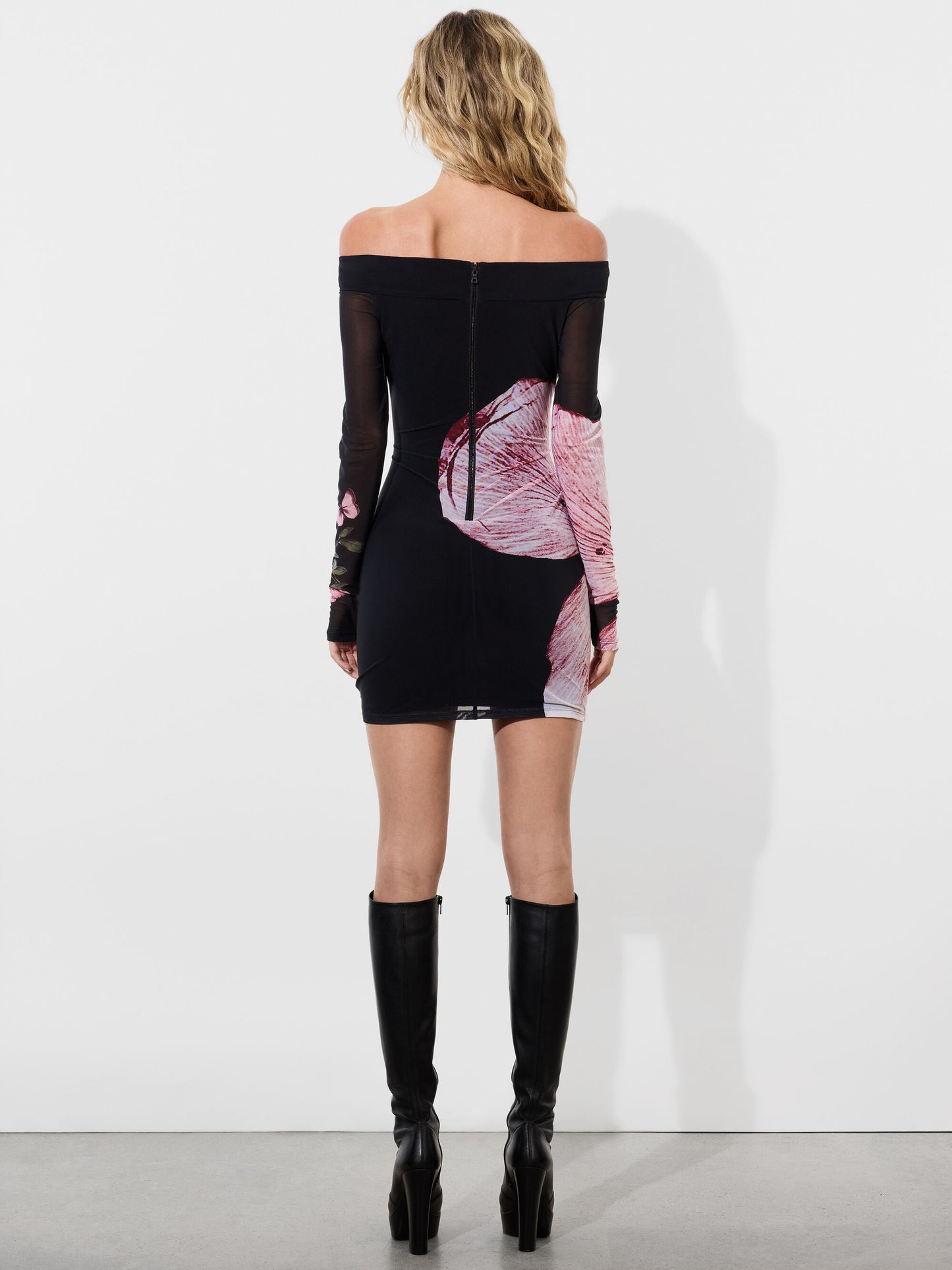 Alice + Olivia Dormda Mini Dress with thumbholes in Luna Floral