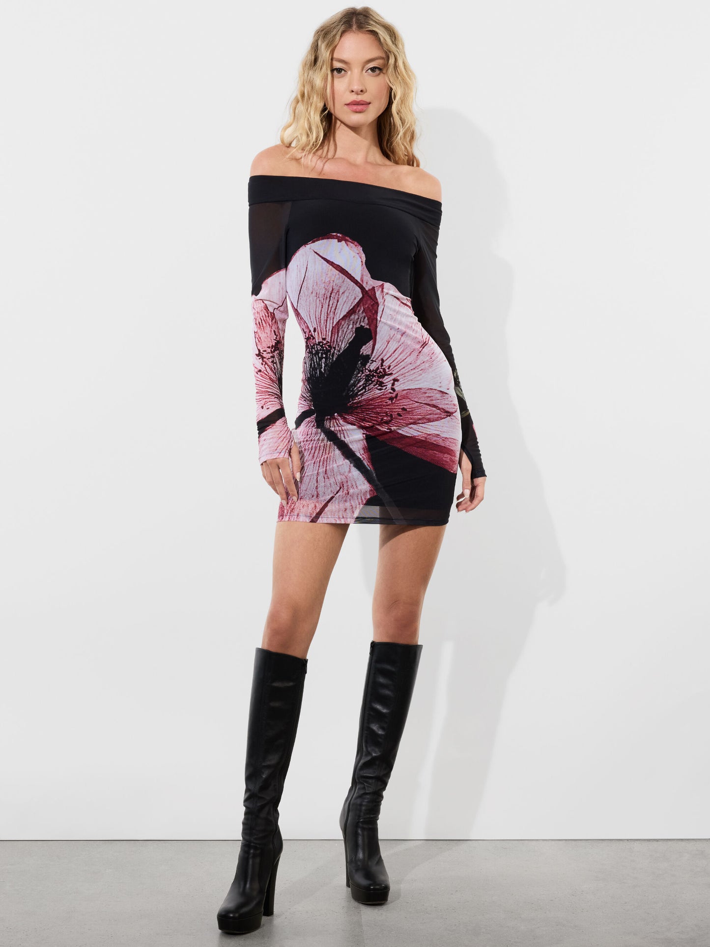 Alice + Olivia Dormda Mini Dress with thumbholes in Luna Floral