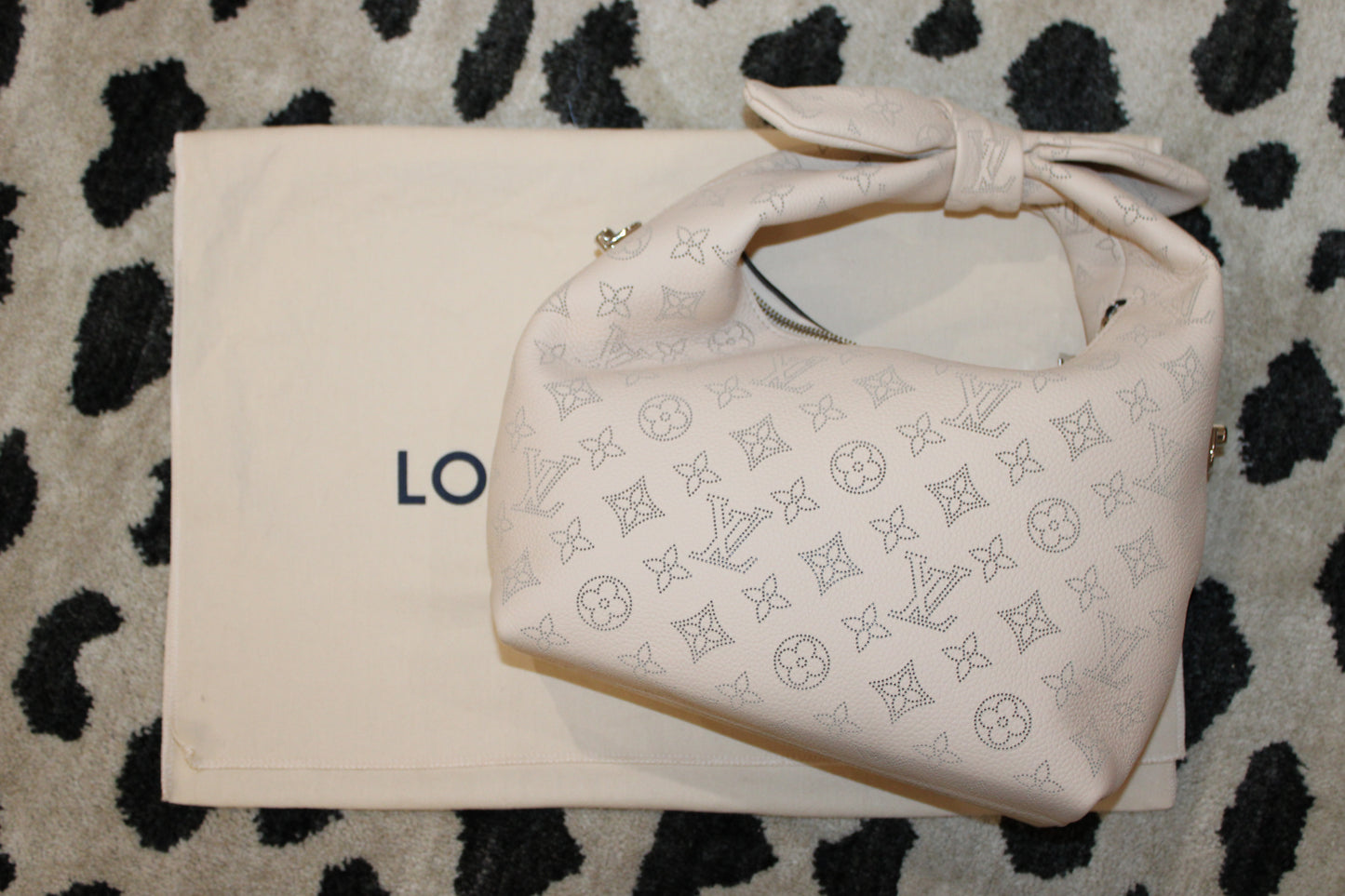 Louis Vuitton Knotted Handle Bag – Beige Monogram Leather Hobo
