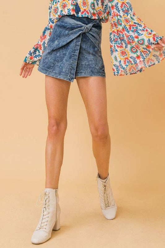 An acid wash skort - JP5686